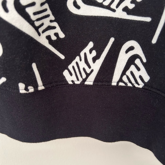 Nike Men's Black and White Patterned Hoodie - Picture 6 of 12